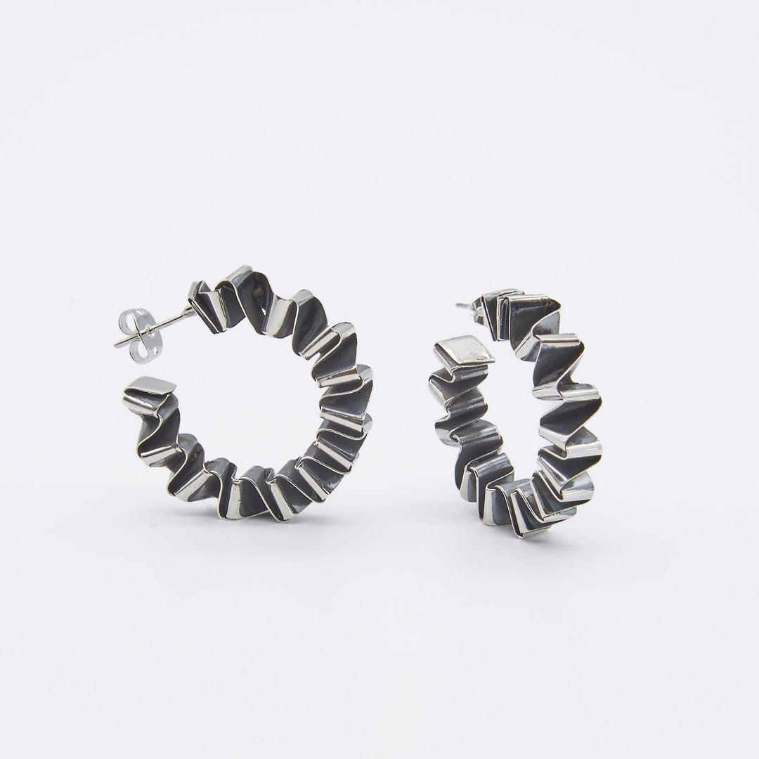 Oxidized accordion sterling silver hoop earrings by Renata Rubio 92.5