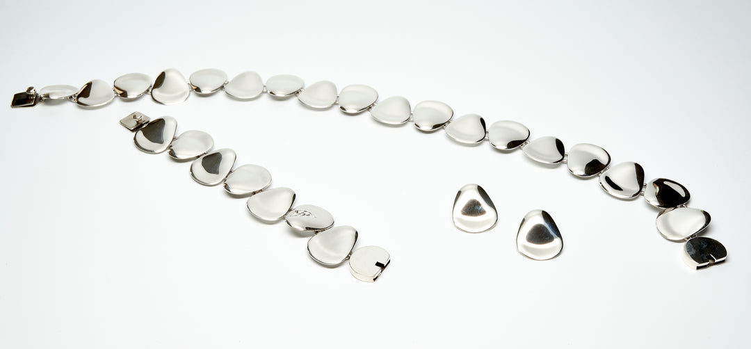 Curved Petals Silver Set of Necklace, Post Earrings and Bracelet - Renata Rubio 92.5