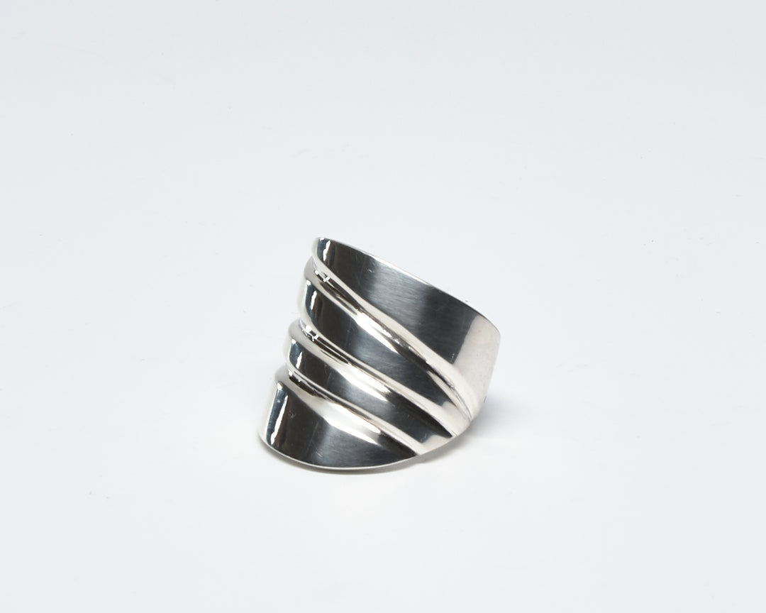 Curved Wide Silver Ring with Ridges - Renata Rubio 92.5 - RJL789