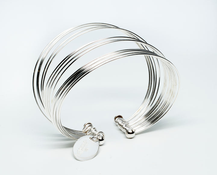 Fanned Thread Silver Hoops - Renata Rubio 92.5 - EMF100