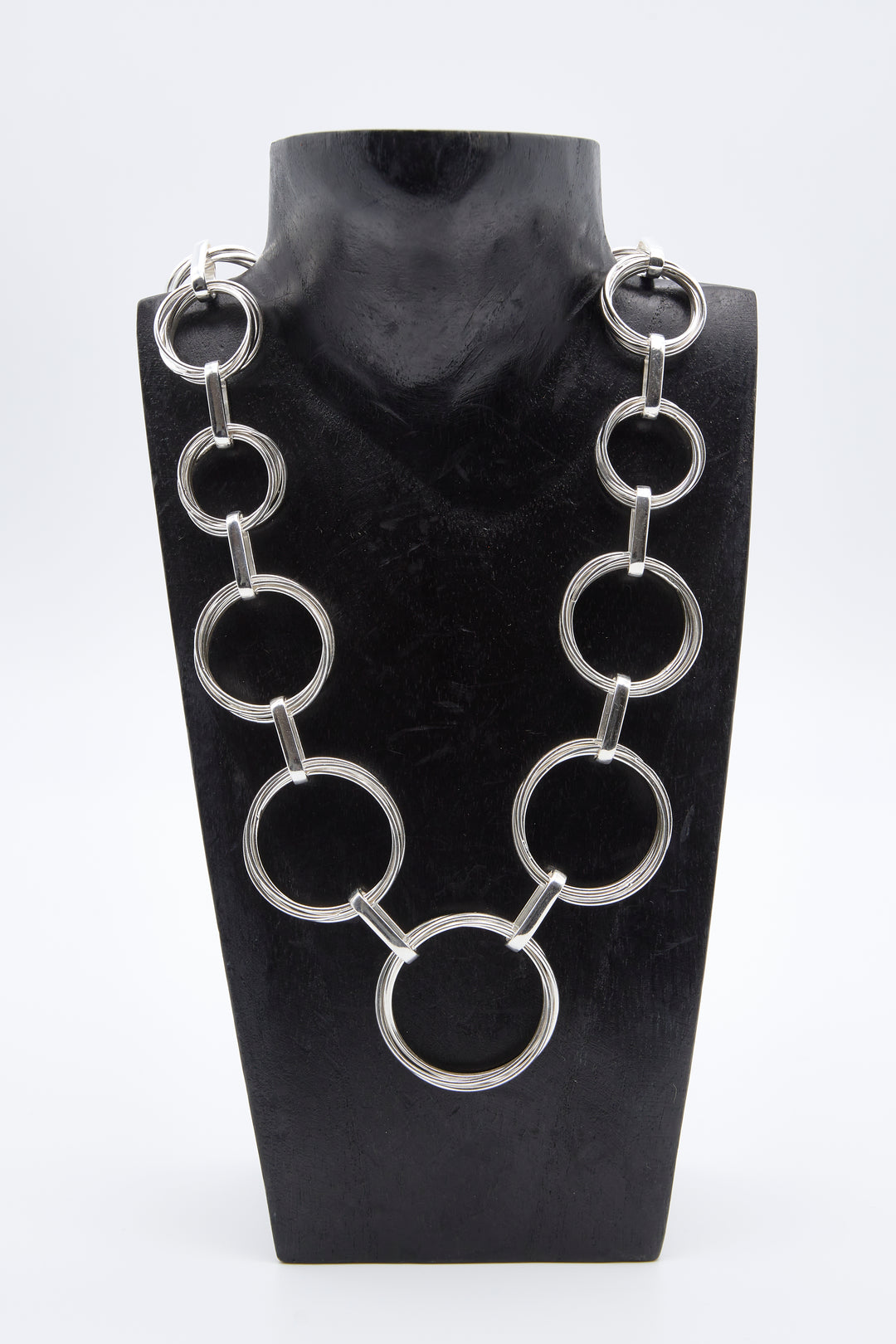 Graduated Interlinked Circle Silver Necklace - Renata Rubio 92.5 - NGG317