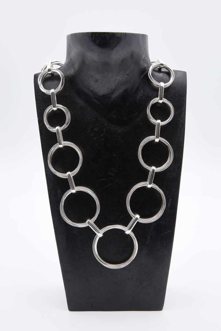 Graduated Interlinked Circle Silver Necklace - Renata Rubio 92.5 - NGG317