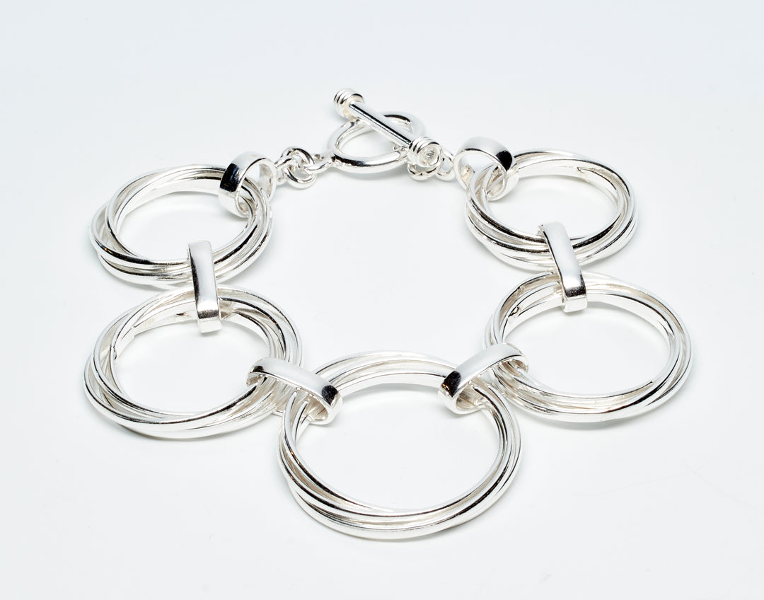 Graduated Interlinked Circle Silver Bracelet