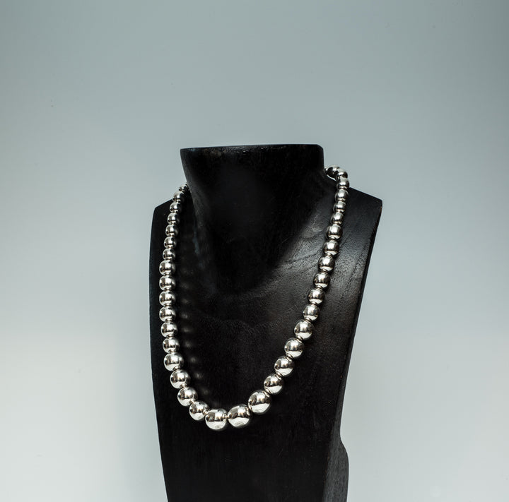 Graduated Silver Bead Necklace - Renata Rubio 92.5