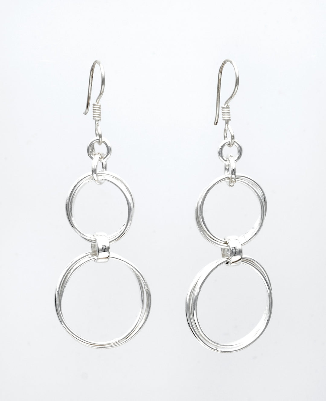 Graduated Interlinked Circle Silver Earring