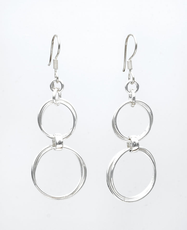 Graduated Interlinked Circle Silver Earring