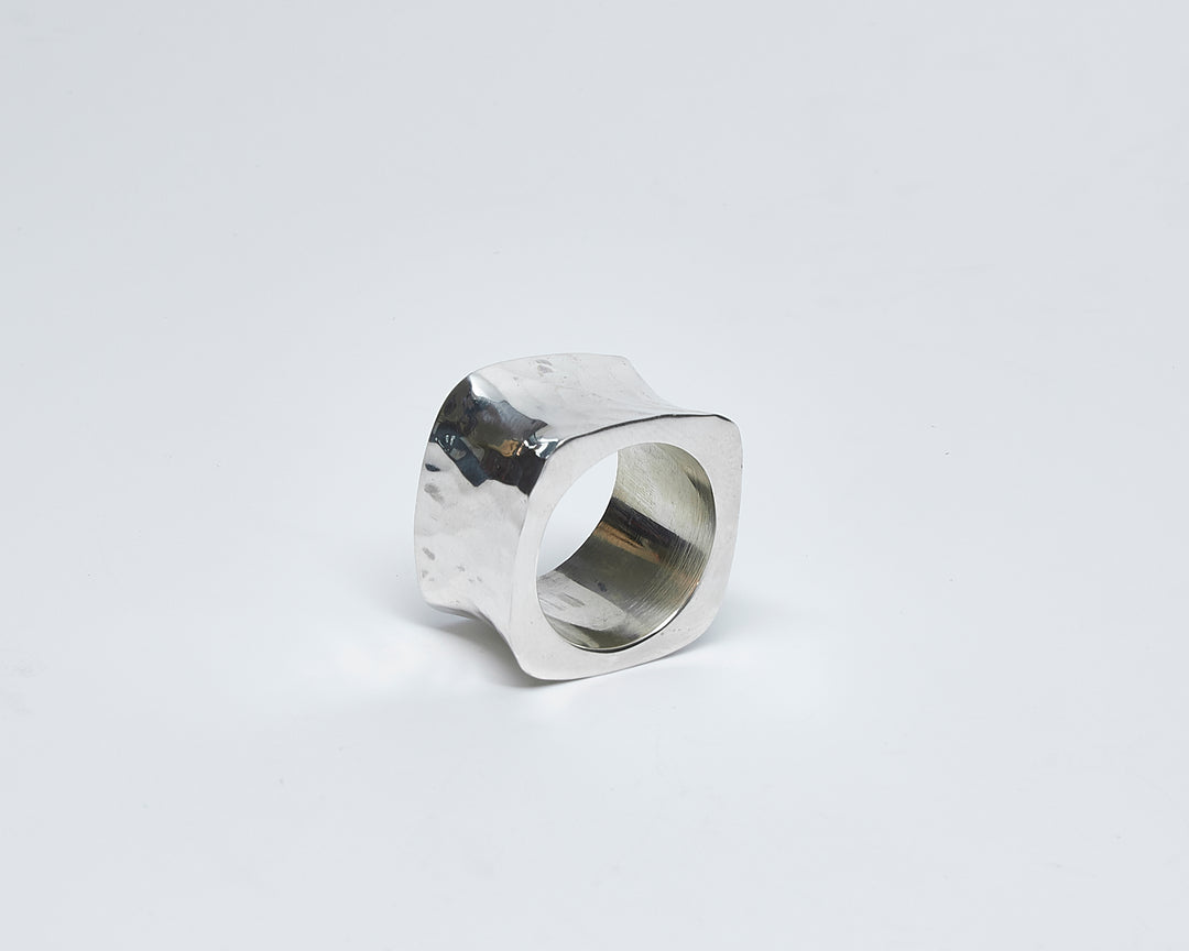 Hammered Silver Square Concave Ring - Renata Rubio 92.5 - RNL203