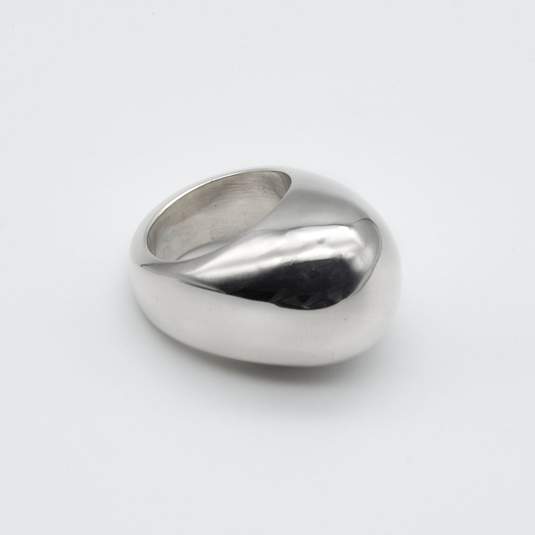 Heavy oval sterling silver ring with a bold, solid design by Renata Rubio 92.5