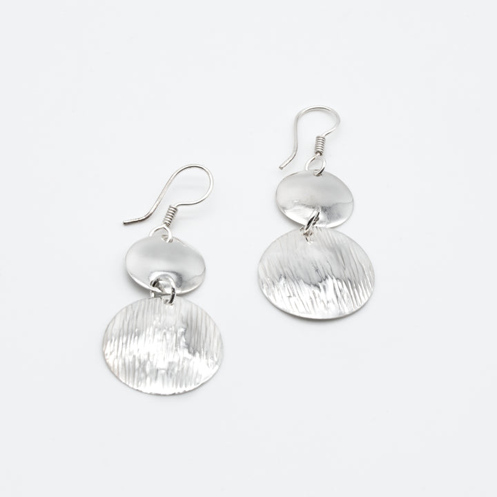 Lined and Sleek Silver Disk Earrings - Renata Rubio 92.5 - EJF204