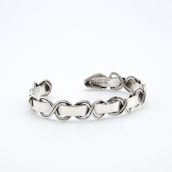 Looped Silver Cuff - Renata Rubio 92.5 - BGG244