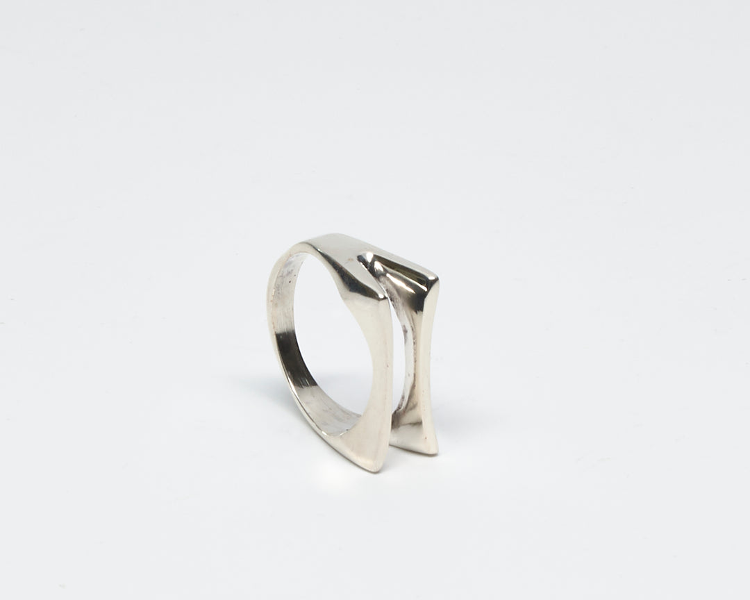 Lightweight geometric open rectangle sterling silver ring by Renata Rubio 92.5