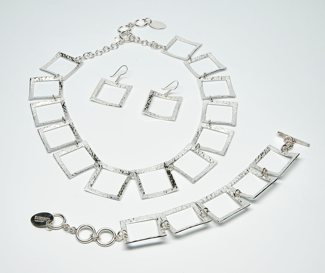 Square Pounded Silver Square Set of Necklace, Bracelet and Earrings - Renata Rubio 92.5