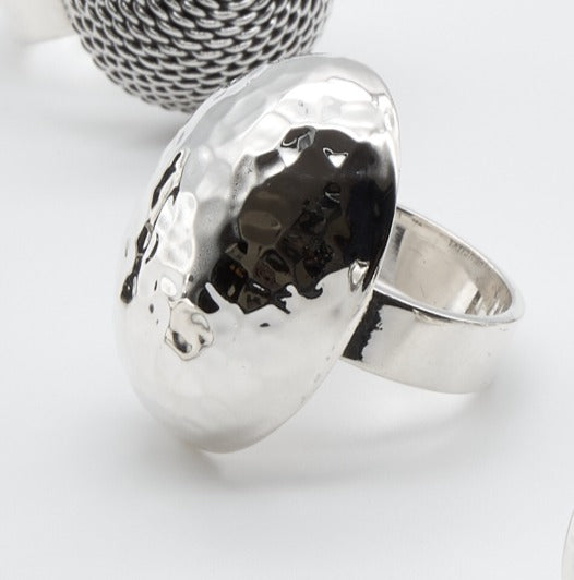 Oval Pounded Silver Ring - Renata Rubio 92.5 - RGG179