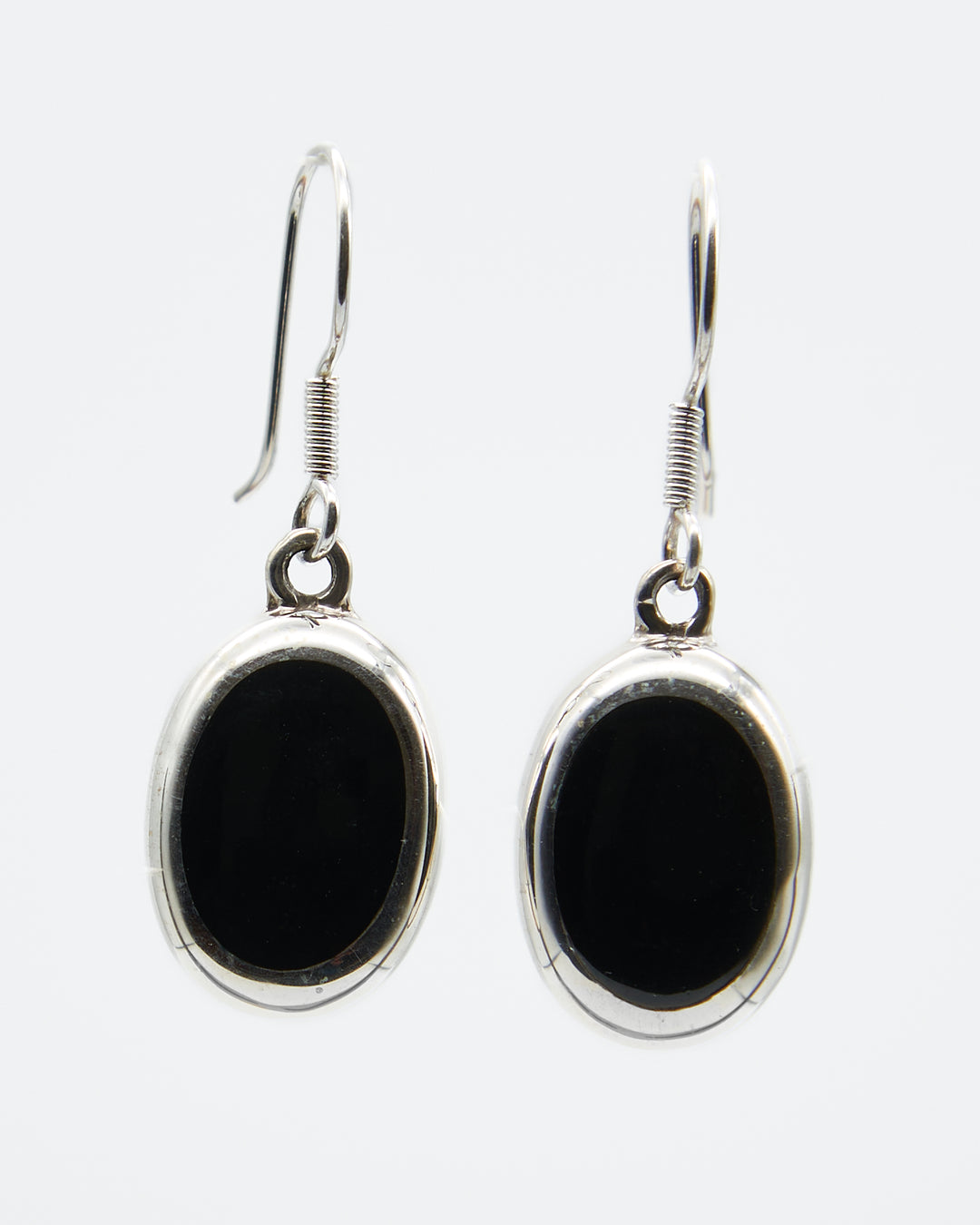 Sterling silver oval earrings with Onyx enamel faux stone. Artisan-crafted silver design by Renata Rubio 92.5