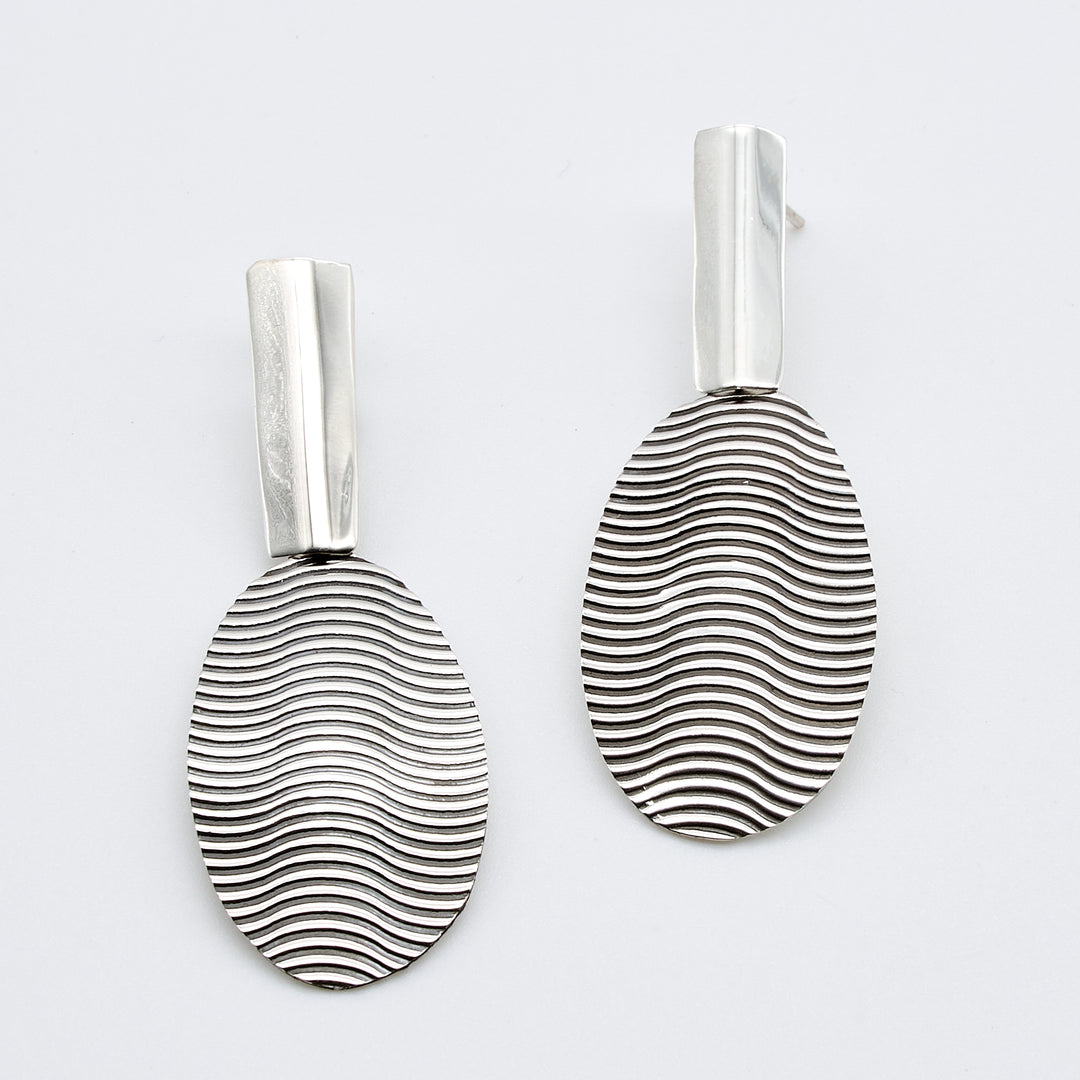 Oval Textured Silver Earrings - Renata Rubio 92.5 - EAJ138