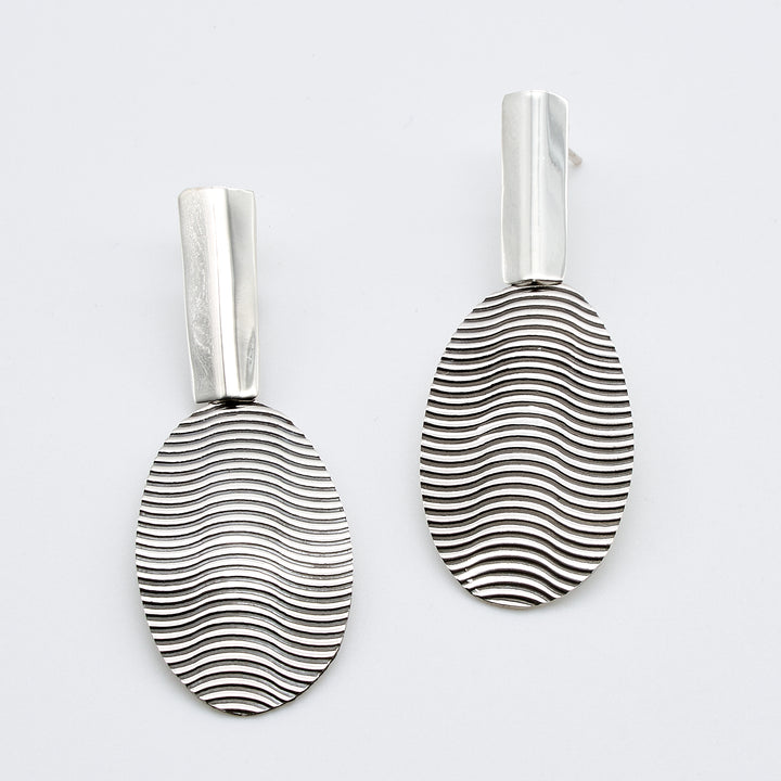 Oval Textured Silver Earrings - Renata Rubio 92.5 - EAJ138