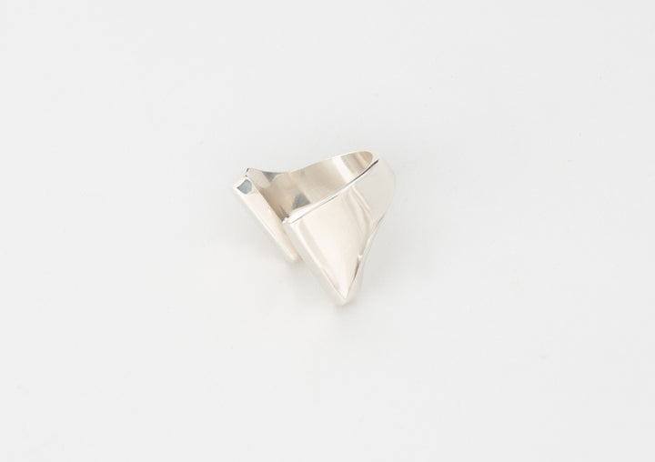 Open rectangle sterling silver ring with a modern, minimalist design by Renata Rubio 92.5