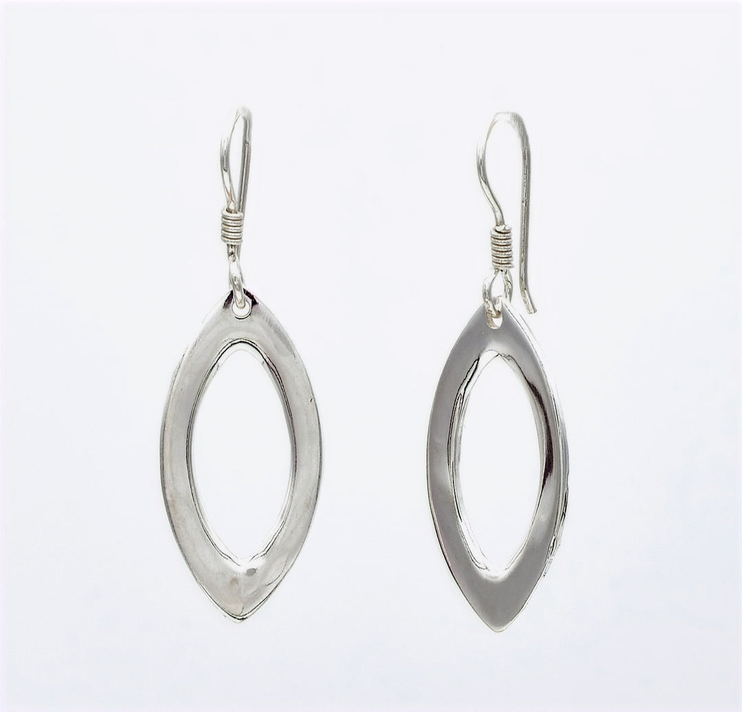 Seed-Shaped Silver Dangle Earrings - Renata Rubio 92.5 - EGG856