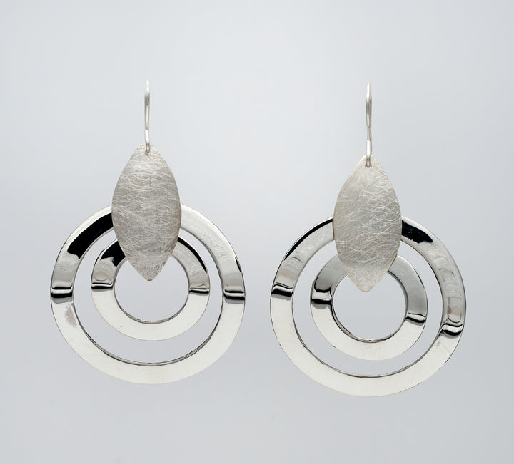 Shiny and Brushed Silver Disk Earrings - Renata Rubio 92.5 - EAJ124