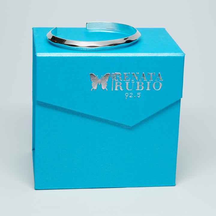 Silver Triangle Surface Bangle - Renata Rubio 92.5 - BGG226