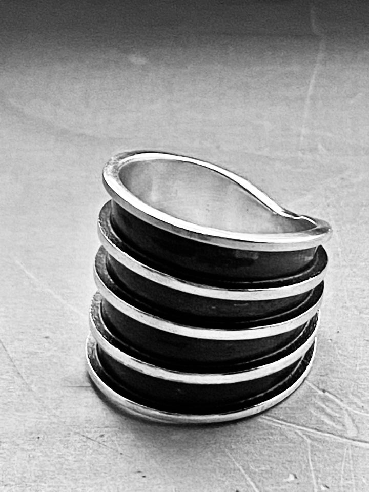 Tapered oxidized silver ring by Renata Rubio 92.5 – handcrafted, polished raised lines with an oxidized contrast.