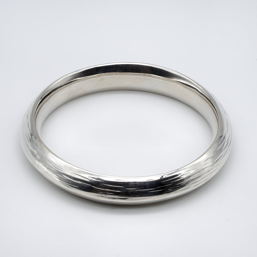 Thick Edged Silver Bangle - Renata Rubio 92.5 - BAJ542