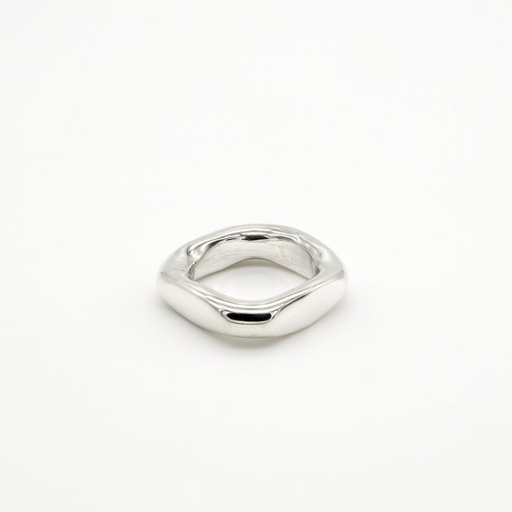 Thick square sterling silver ring with a smooth finish by Renata Rubio 92.5