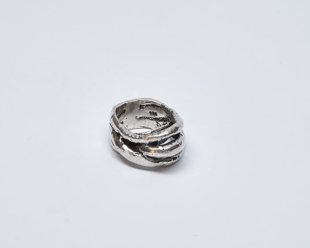 Thick oxidized silver wrap ring with a rope design by Renata Rubio 92.5.