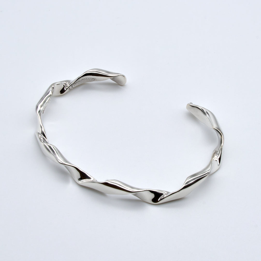 Twisted Silver Cuff - Renata Rubio 92.5