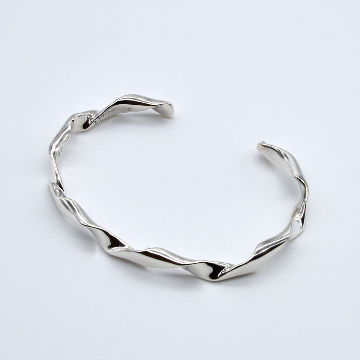 Twisted Silver Cuff - Renata Rubio 92.5 - BGG243