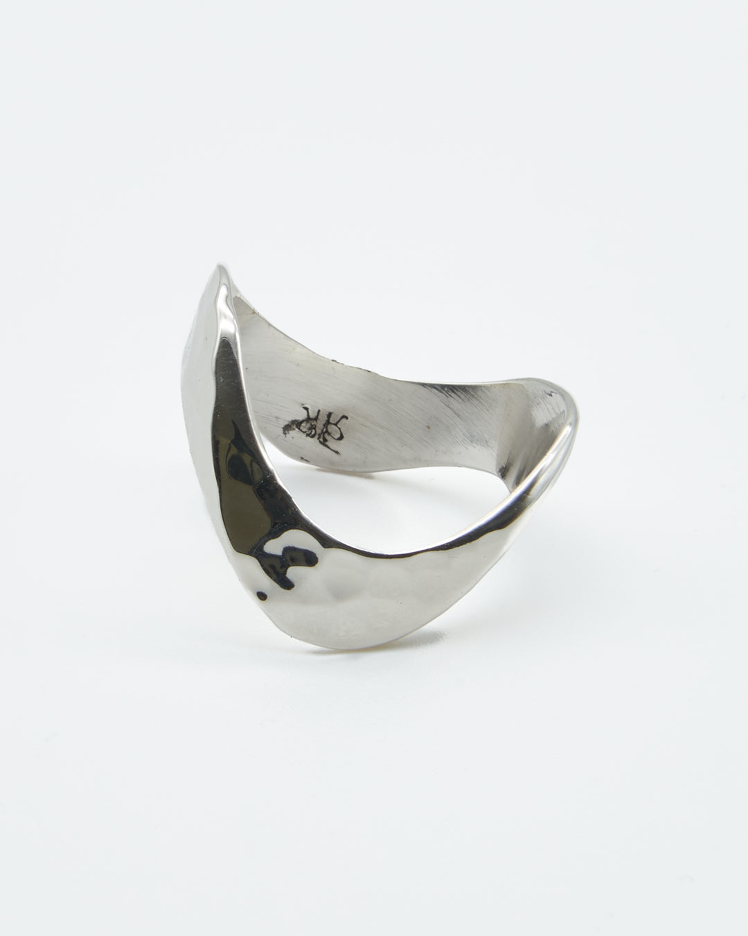 Wavy Pounded Sterling Silver Ring by Renata Rubio 92.5 – Handcrafted, lightweight, and elegant artisan jewelry.