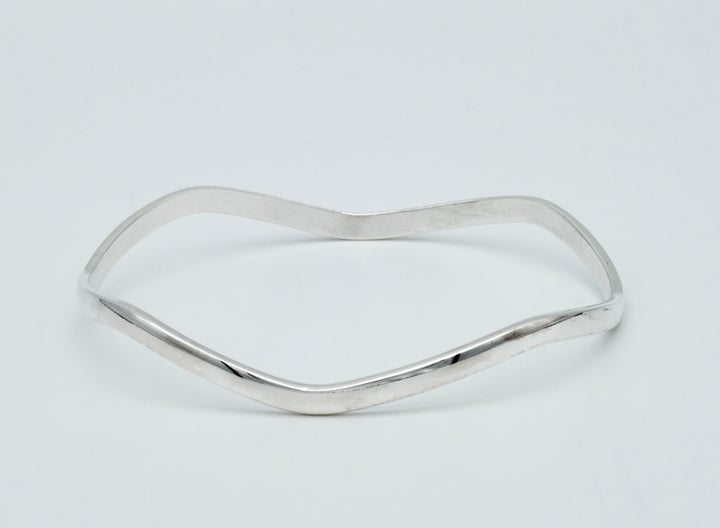 Wavy Silver Bangle - Renata Rubio 92.5 - BGG165