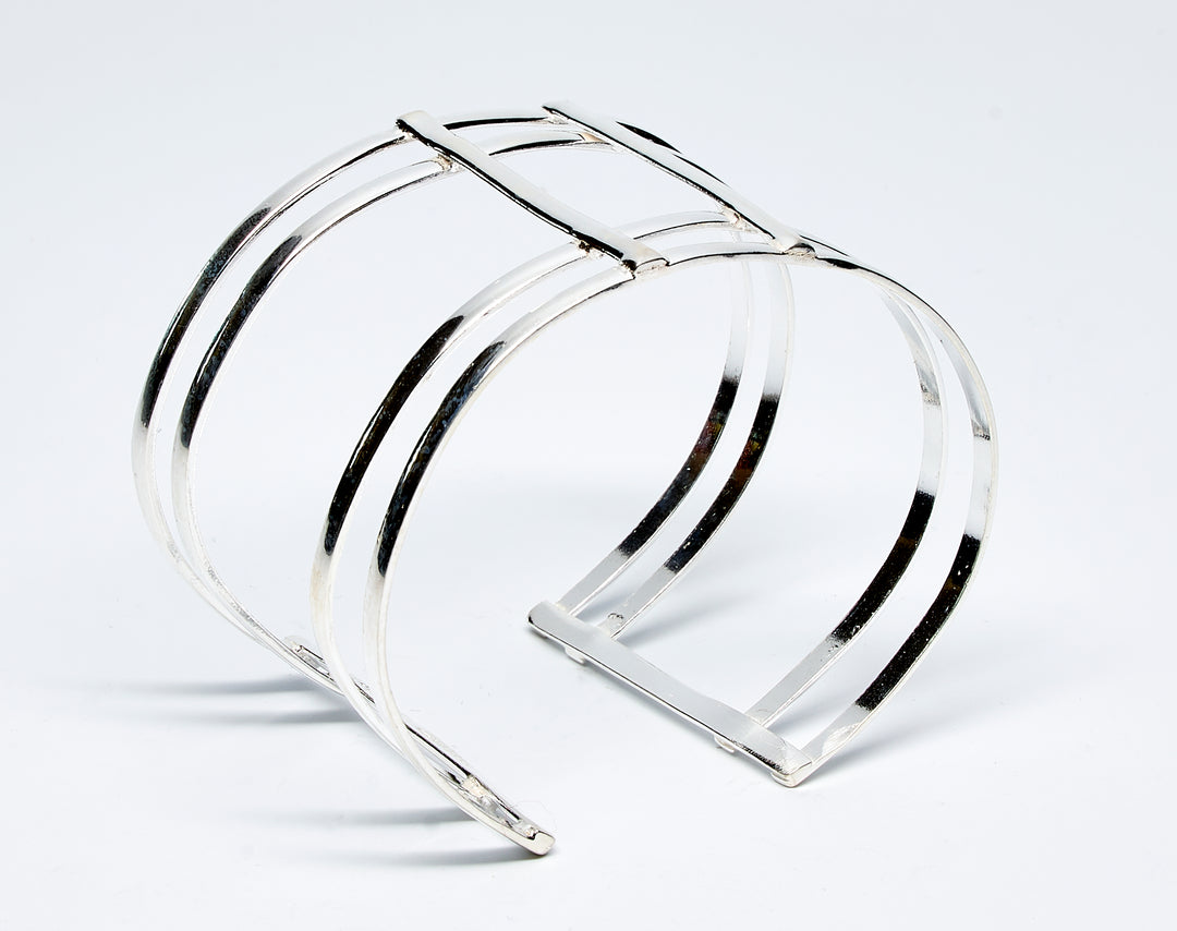 Wide Opened Lined Silver Cuff - Renata Rubio 92.5 - BGG222