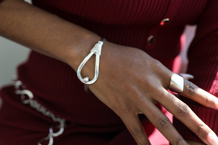 Wide Silver Teardrop Clasp Bangle - Renata Rubio 92.5 - BGG199